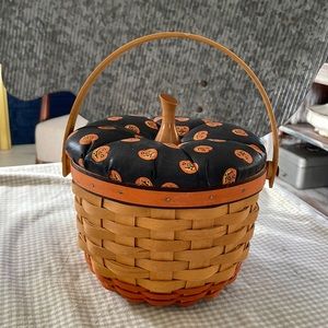 Longaberger basket with pumpkin lid and protector